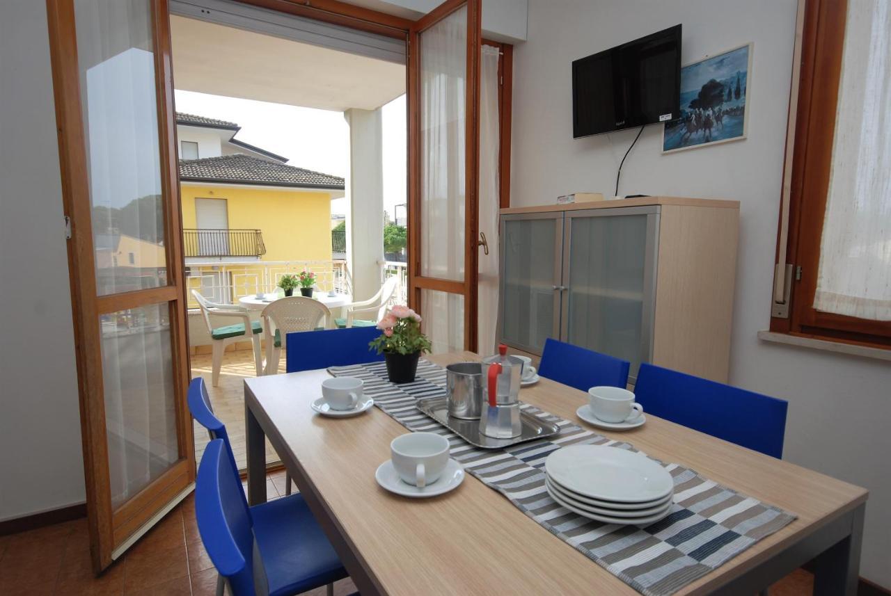 Apartamento Residenza Gardenia Lignano Sabbiadoro Exterior foto